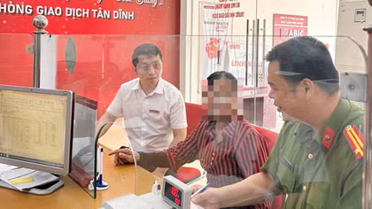 Ngăn chặn người phụ nữ bị "Cục trưởng ma tuý" rởm lừa chuyển tiền