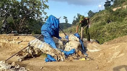 Trấn áp mạnh “vàng tặc” trong quá trình đóng cửa mỏ vàng Bồng Miêu