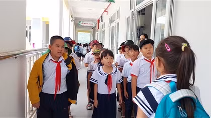 Phụ huynh thôn Nam Yên đã đồng thuận đưa học sinh đến điểm trường mới