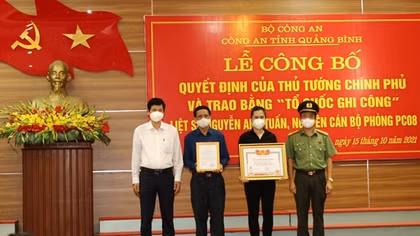 Trao Bằng Tổ quốc ghi công cho Liệt sĩ- Đại úy Nguyễn Anh Tuấn