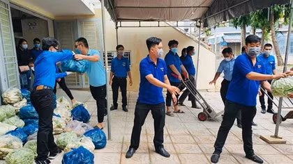 Chung tay ủng hộ đồng bào miền Nam phòng, chống dịch bệnh