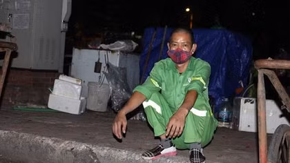 Đêm Hà Nội tĩnh lặng trong âu lo