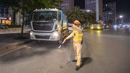 Siết chặt kiểm soát xe tải trọng lớn, xe rác “xé rào” giờ cấm ra vào Thủ đô