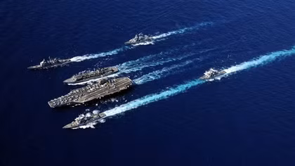 Ba tàu sân bay Mỹ cùng 15.000 binh sĩ dàn trận tại Trung Đông