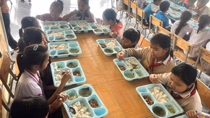 Từ phản ánh của báo chí, dự án “Nuôi em" đã chi trả một phần tiền theo cam kết