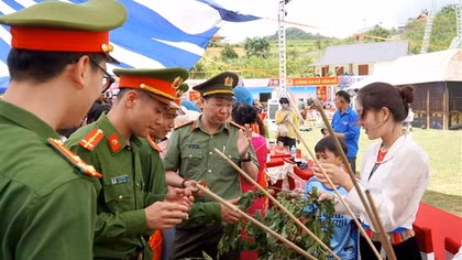 Độc đáo các sự kiện tại Ngày hội báo chí, truyền thông Công an nhân dân hướng về cơ sở "Vì bình yên bản làng”