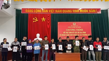 Công an tỉnh Cao Bằng hỗ trợ sinh kế cho hộ gia đình khó khăn tại xã Trường Hà