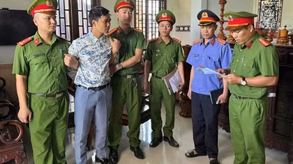 Bắt giữ đối tượng livestream xúc phạm danh dự, uy tín của lãnh đạo và cơ quan chức năng