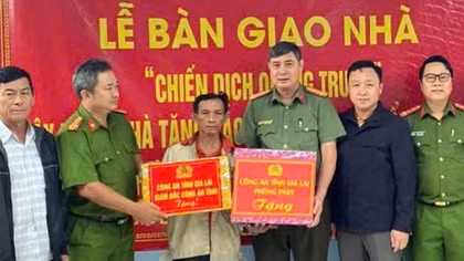 Công an Gia Lai trao nhà “Chiến dịch Quang Trung” tặng người dân