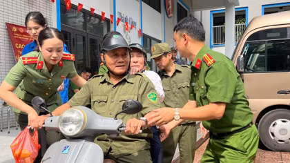 Hành trình tìm lại người thân cho các anh