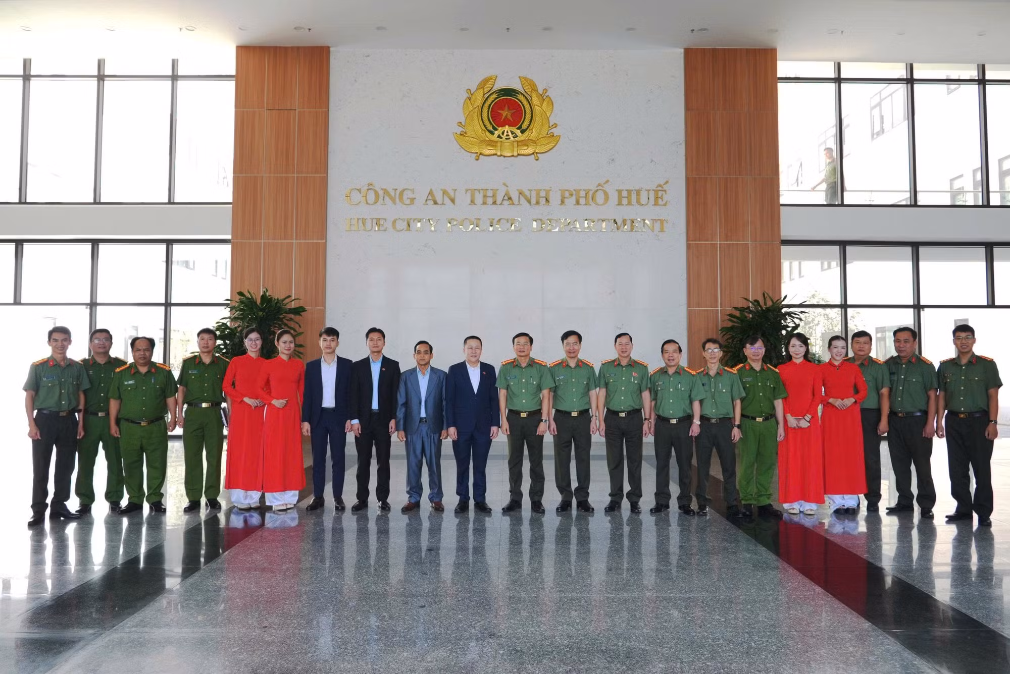 lam-viec1.jpg