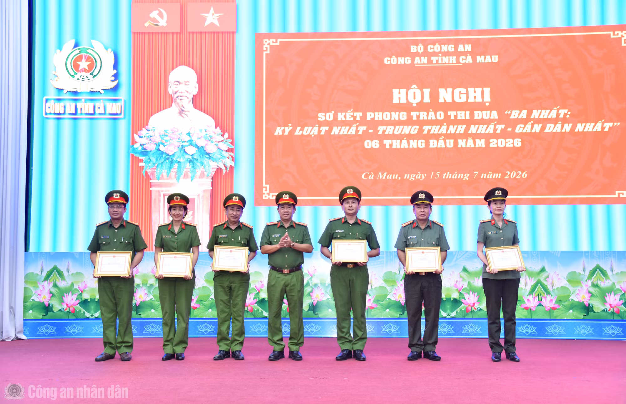 cand_bl_ba-nhat.jpg