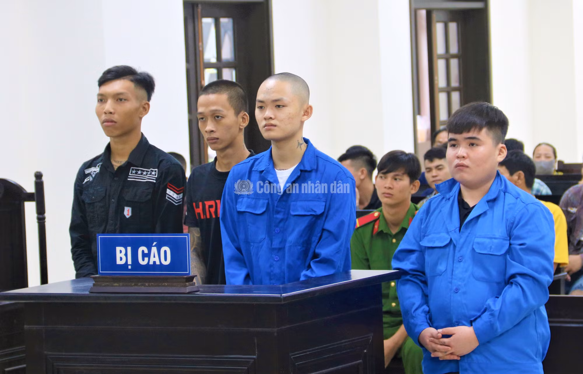 cand_c_anh-2-cac-bi-cao-tai-phien-toa.jpg