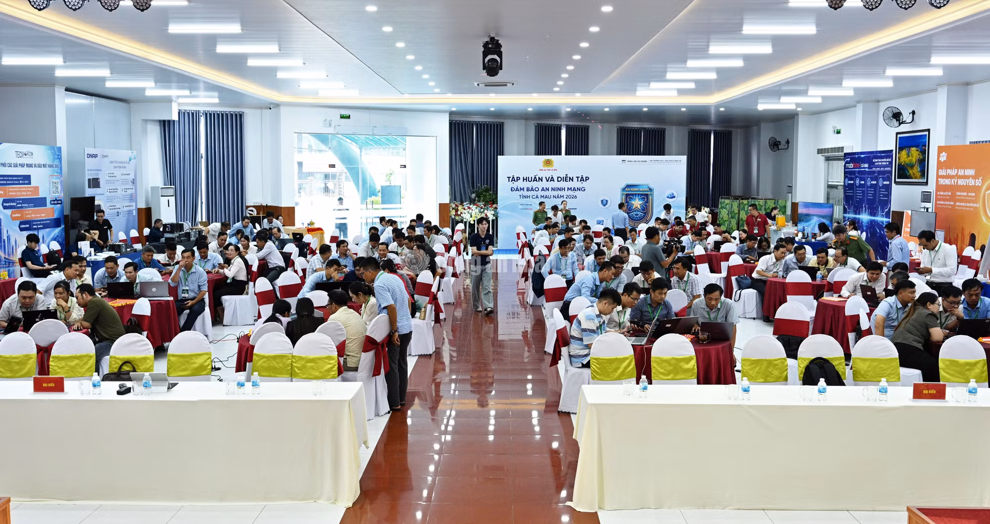 cand_c_anh-quang-canh-tap-huan-va-dien-tap-dam-bao-an-minh-manh-tinh-ca-mau-2026.jpg