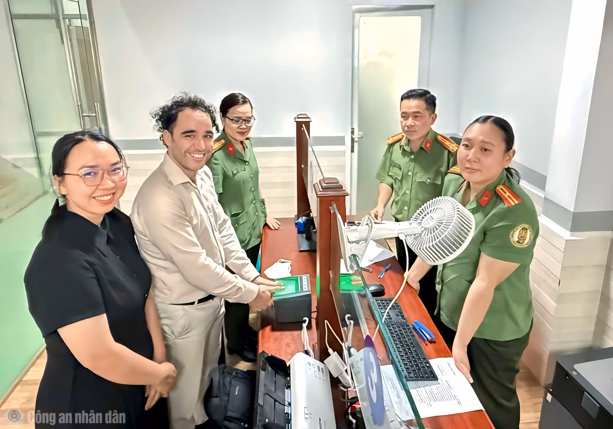cand_bl_a-838.jpg