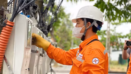 Đề xuất áp dụng giá bán lẻ điện theo giờ cao điểm, thấp điểm với hộ gia đình