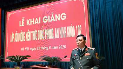 Khai giảng lớp bồi dưỡng kiến thức quốc phòng, an ninh khóa 102