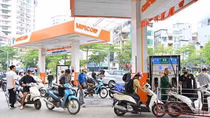 Hầu hết các cây xăng trên địa bàn Hà Nội đã chuyển sang bán xăng E5, E10