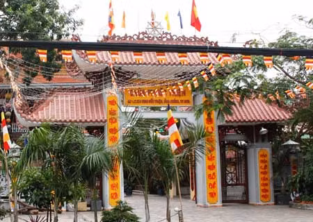 Giả danh nhân viên điện lực lừa đảo nhà chùa ảnh 1