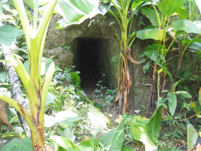 Địa đạo nơi bộ đội trú ẩn trong chiến tranh.