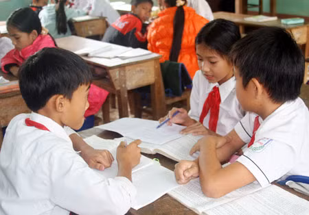 Công nghệ văn mẫu: Cùn mòn tư duy, triệt tiêu sáng tạo ảnh 2
