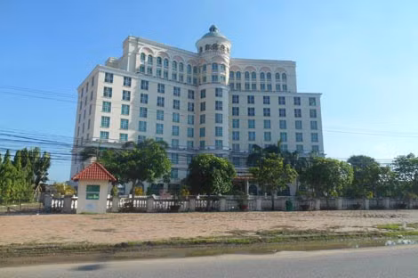 Casino Diamon đã từng tấp nập, giờ đóng cửa.
