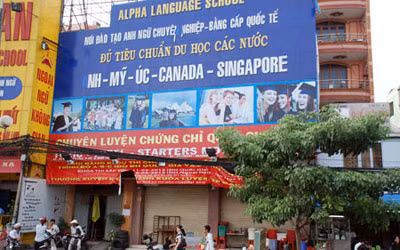 Những bất thường từ Trung tâm ngoại ngữ Alpha