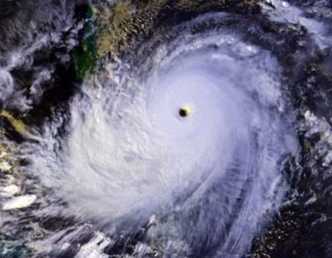Theo các chuyên gia, HAARP có thể tạo ra trận siêu bão, lốc xoáy tàn phá cả một quốc gia.