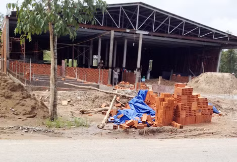 Nhà máy nước đá của bà Đặng Thị Phượng xây dựng không có giấy phép.