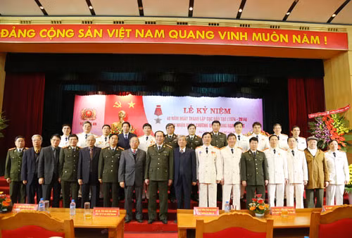 Bộ trưởng Trần Đại Quang với các đại biểu tham dự Hội nghị.