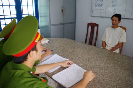 Đối tượng Trịnh Ngọc Viên tại cơ quan điều tra.