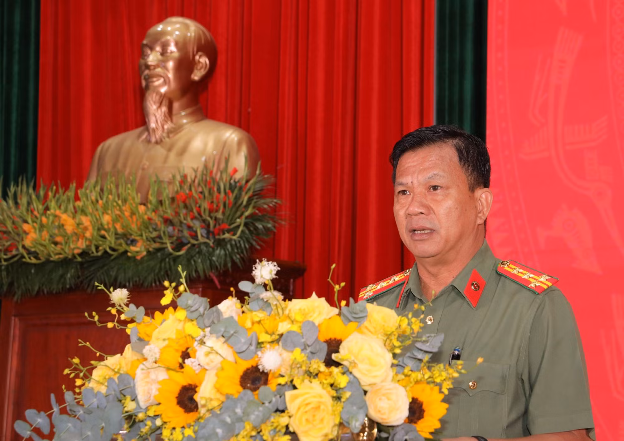 khen2.jpg