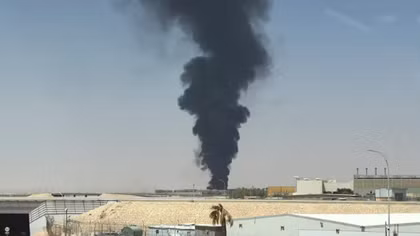 Houthi tập kích sân bay Arab Saudi, máy bay bốc cháy