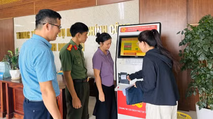 Công an Nghệ An hỗ trợ gỡ khó "điểm nghẽn" cải cách hành chính