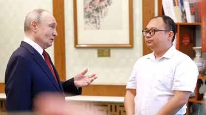 Tổng thống Putin tiếp đón vị khách đặc biệt ở Trung Quốc