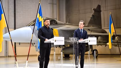 Thụy Điển tặng Ukraine 16 tiêm kích
