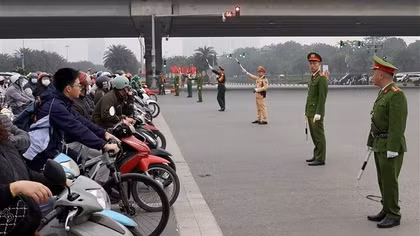 Công an Thủ đô đảm bảo an ninh, an toàn trong ngày đầu Đại hội lần thứ XIV