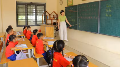 UBND tỉnh Nghệ An chỉ đạo xử lý hành vi cản trở hơn 100 học sinh xóm Tiến Sơn đến trường