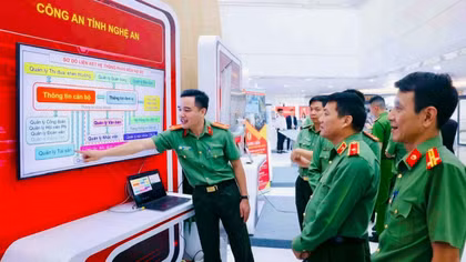 Bài 1: Nêu cao vai trò nòng cốt, mở đường 
