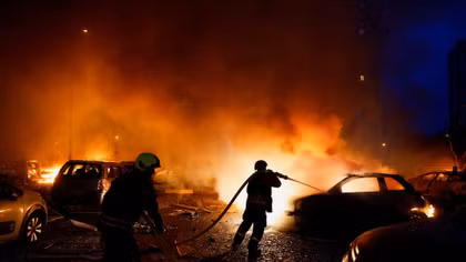 Kiev rung chuyển sau vụ đội tàu Nga ở Azov bị tấn công