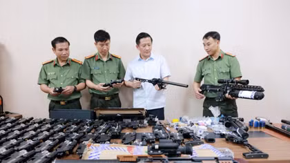 Lá chắn thép trên trận tuyến an ninh mới