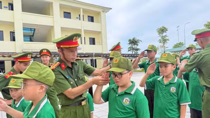 Kiến tạo tương lai từ trải nghiệm Trại hè “Học làm chiến sĩ Công an”