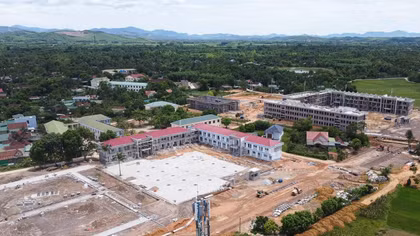 Chạy đua “nước rút” trên công trình trường liên cấp biên giới