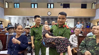Công an Hà Tĩnh những ngày cao điểm thu nhận mẫu ADN thân nhân liệt sĩ