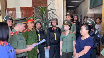 Bắt giam người phụ nữ chuyên kích động gây rối