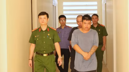Khởi tố hai đối tượng giả danh phóng viên, ghi hình tống tiền CSGT 