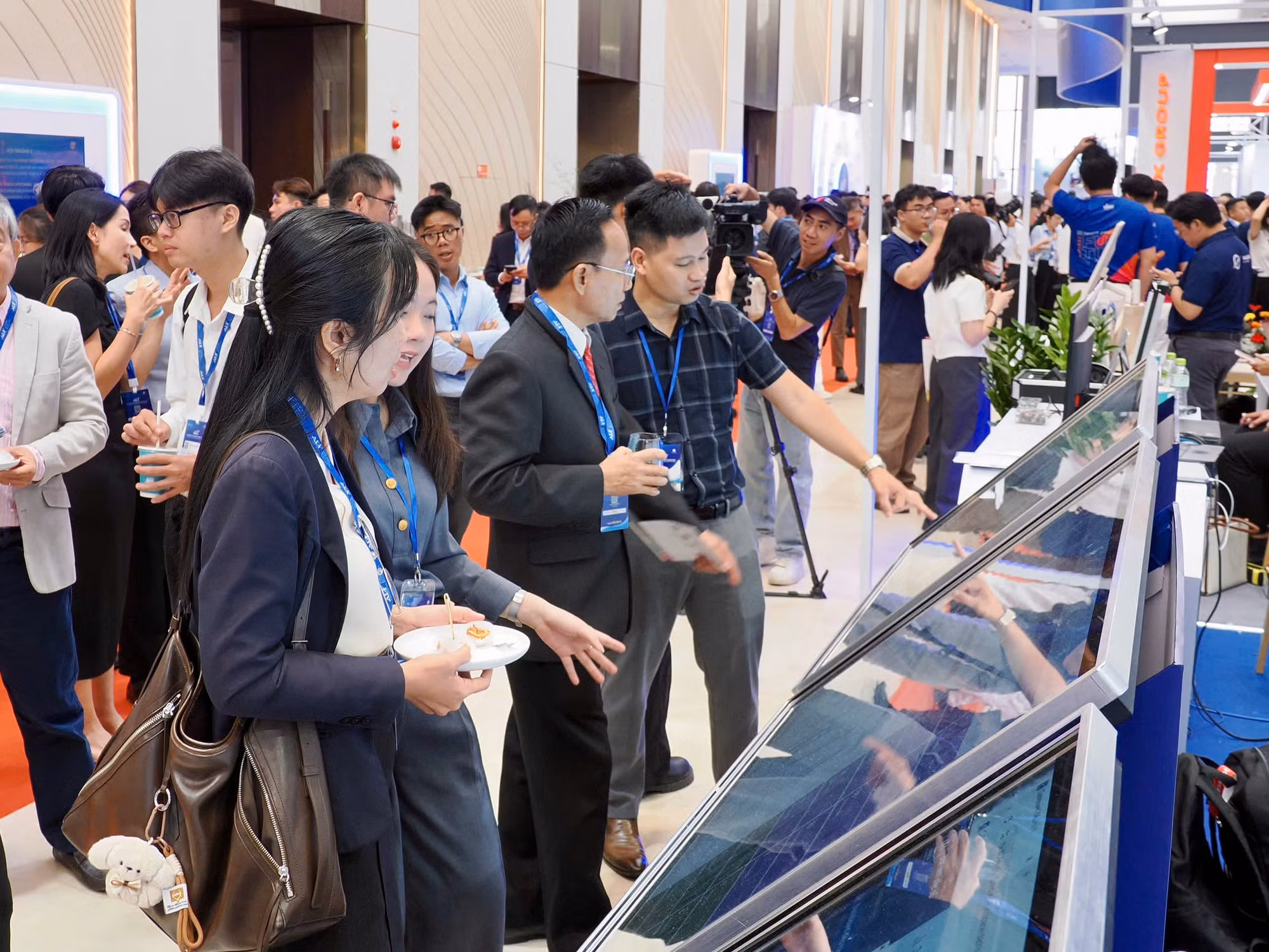 Đông đảo đại biểu, chuyên gia tại Diễn đàn Kinh tế mùa Thu 2026.