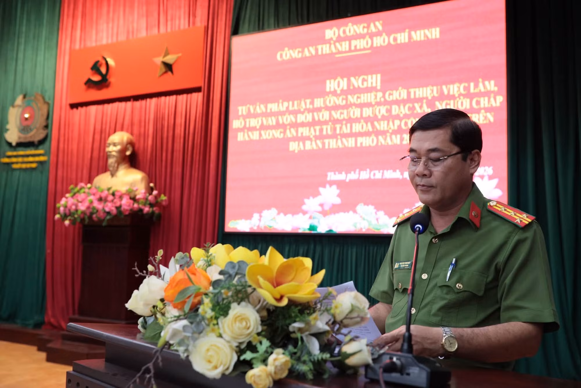 Công an TP Hồ Chí Minh tổ chức các hội nghị tư vấn, hướng nghiệp, giới thiệu việc làm, hỗ trợ vay vốn đối với người được đặc xá, người chấp hành xong án phạt tù...