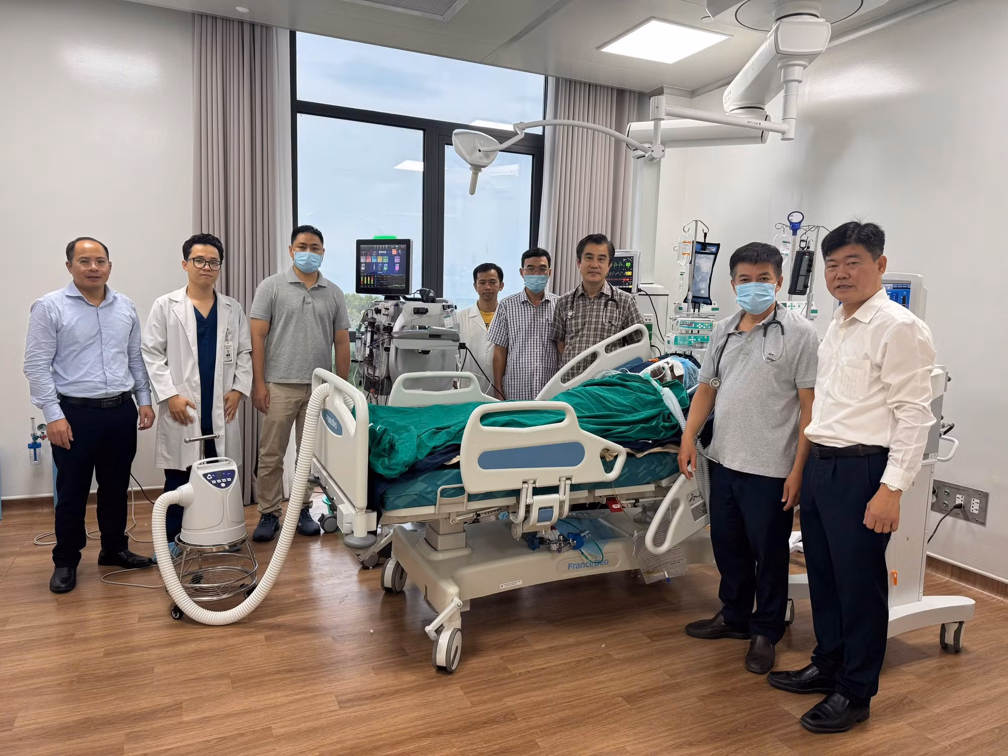 Đưa bệnh nhân nguy kịch vụ lật ca nô về TP Hồ Chí Minh điều trị ảnh 1