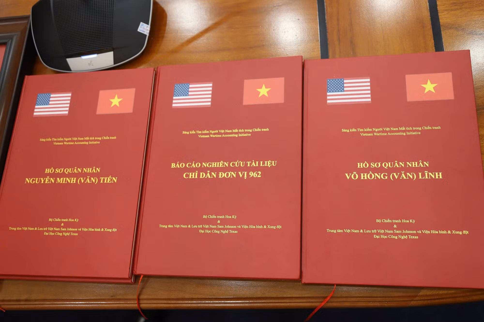 Tiếp nhận kỷ vật và hồ sơ liệt sĩ do Đại học Texas Tech trao tặng ảnh 4